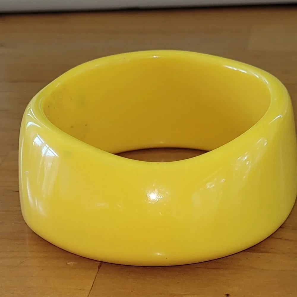 Chunky Yellow Acrylic Resin Bangle Bracelet Wide Mod 2.5 Inch 79g